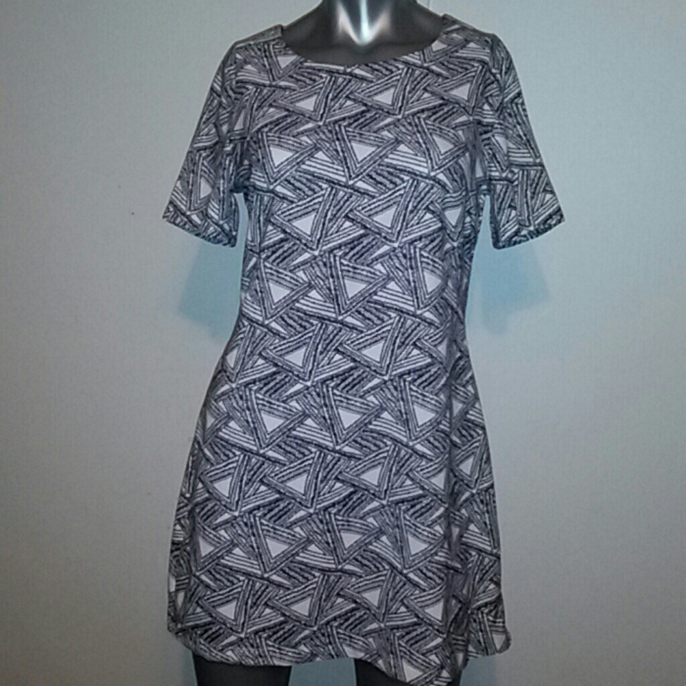 FASHION UNION • Tailored Triangle Dress / size -XS